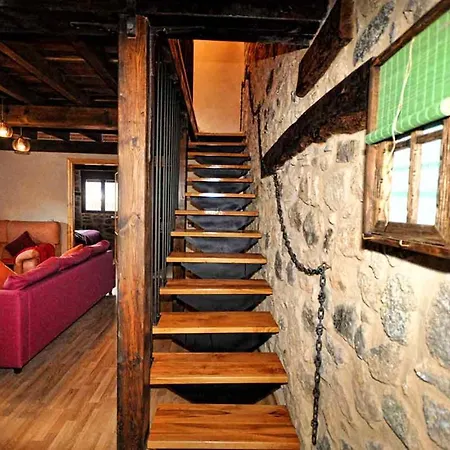 House With 4 Bedrooms In With Wifi